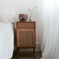 ATBO Sengebord Valnød^ Soveværelse