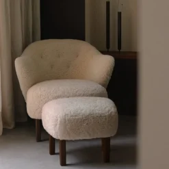 Audo Copenhagen Ingeborg Med Fodskammel Fåreskind Moonlight/Røget Eg^ Stole|Stue