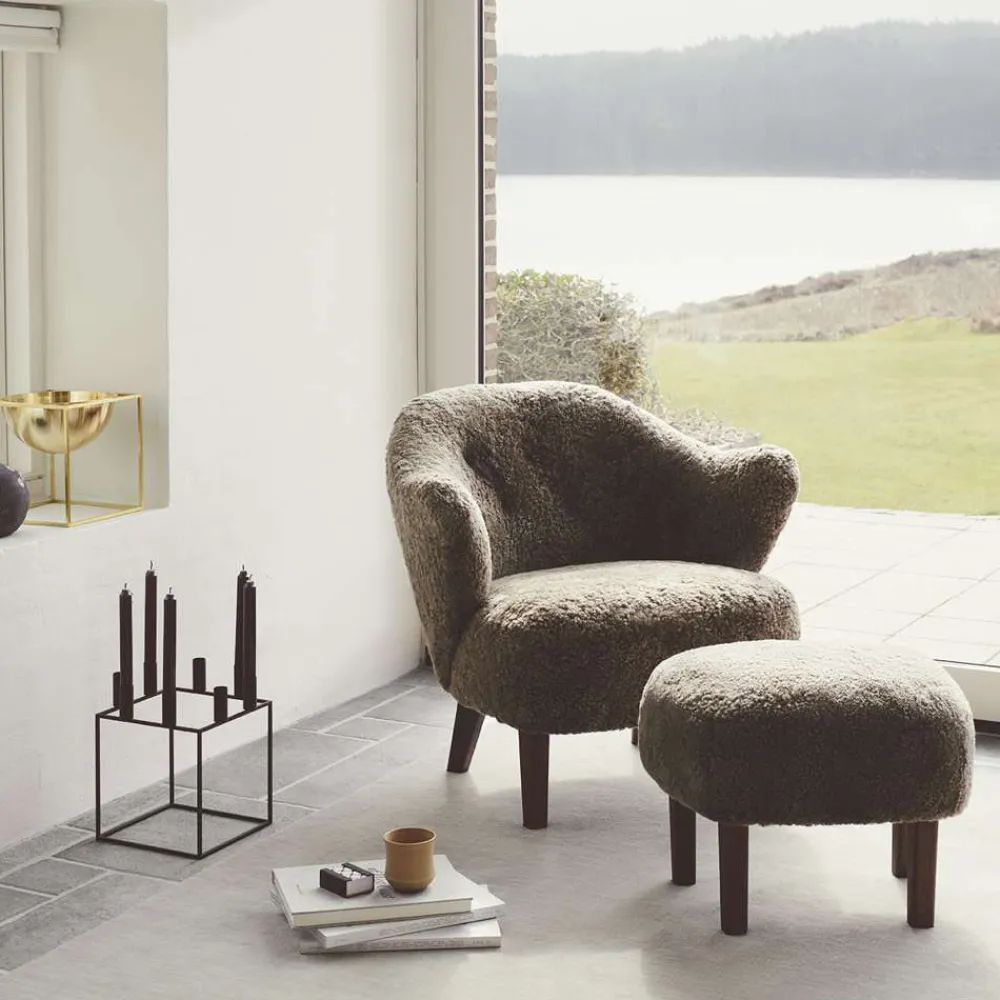 Audo Copenhagen Ingeborg Med Fodskammel Fåreskind Sahara/Røget Eg^ Stole|Stue