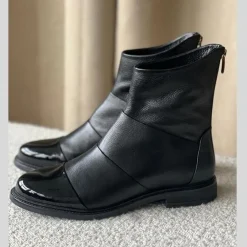 Copenhagen Shoes Stephanie Black With Patent Toe^Dame Sko