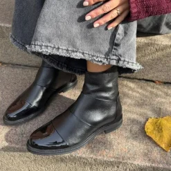 Copenhagen Shoes Stephanie Black With Patent Toe^Dame Sko