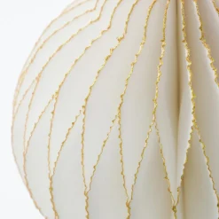 House Doctor Alsta Ornament Off-White/Golden Medium^ Julepynt