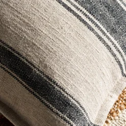 House Doctor Suto Cushion Beige 40x60 cm^ Puder