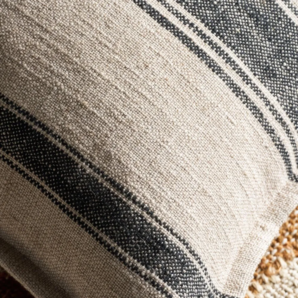 House Doctor Suto Cushion Beige 40x60 cm^ Puder