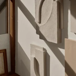 Kristina Dam Studio Serif Relief Small^ Andet Boligtilbehør