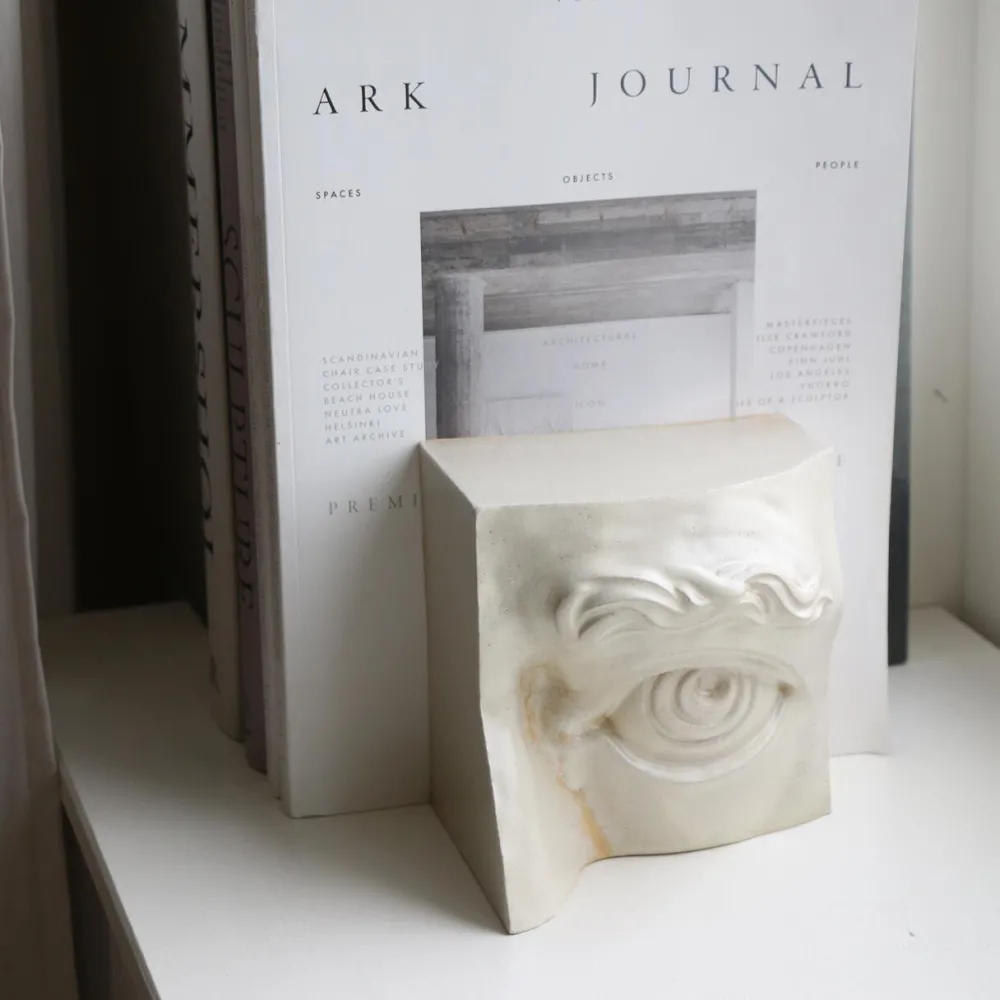Laoru Laoru Bookend Left Eye Antique White^ Andet Boligtilbehør|Keramik & Porcelæn