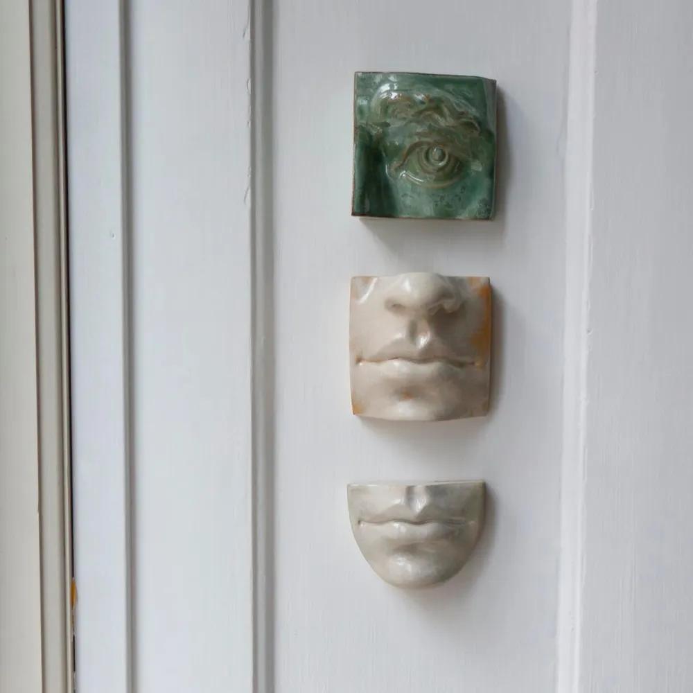 Laoru Laoru Mouth I Relief Antique White^ Keramik & Porcelæn