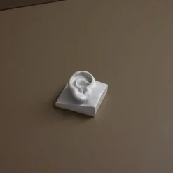 Laoru Laoru Right Ear Relief Antique White^ Keramik & Porcelæn