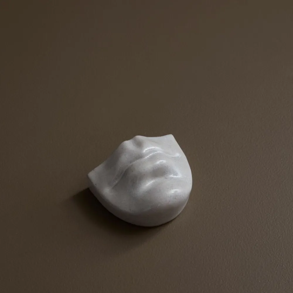 Laoru Laoru Small Mouth I Relief Antique White^ Keramik & Porcelæn