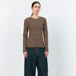 Leveté Room Neddie 2 T-shirt Dark Brown^Dame Overdele