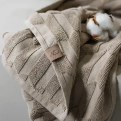 Mette Ditmer Geo Bath Towel Sand^ Badeværelse|Badtekstiler