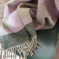 Mette Ditmer Maze Throw Powder Rose^ Plaider