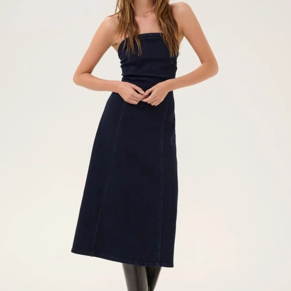 My Essential Wardrobe Ayo Dress Dark Blue Un-Wash^Dame Overdele