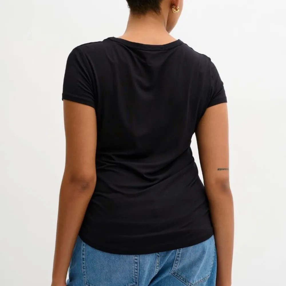 My Essential Wardrobe The Modal Tee Black^Dame Overdele