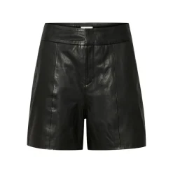 My Essential Wardrobe The Leather Shorts^Dame Underdele