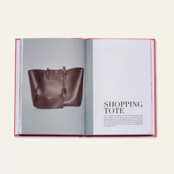 New Mags The Essence Of Yves Saint Laurent^ Bøger