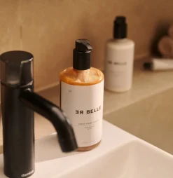 Rebelle Copenhagen Liquid Scrub Cleanser Lemongrass Mint 500 ml^ Badeværelse|Velvære