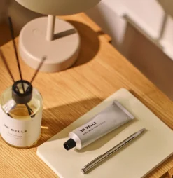 Rebelle Copenhagen Room Diffuser Forest Flowers 180 ml^ Duftlys & Diffusere|Badeværelse