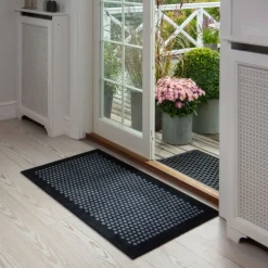 Tica Copenhagen Dot Smudsmåtte Sort/Grå 67x120 cm^ Tæpper & Måtter