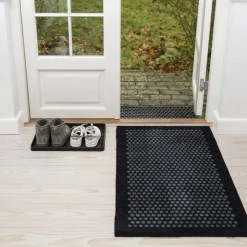 Tica Copenhagen Dot Smudsmåtte Sort/Grå 67x120 cm^ Tæpper & Måtter