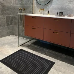 Tica Copenhagen Dot Smudsmåtte Sort/Grå 60x90 cm^ Tæpper & Måtter