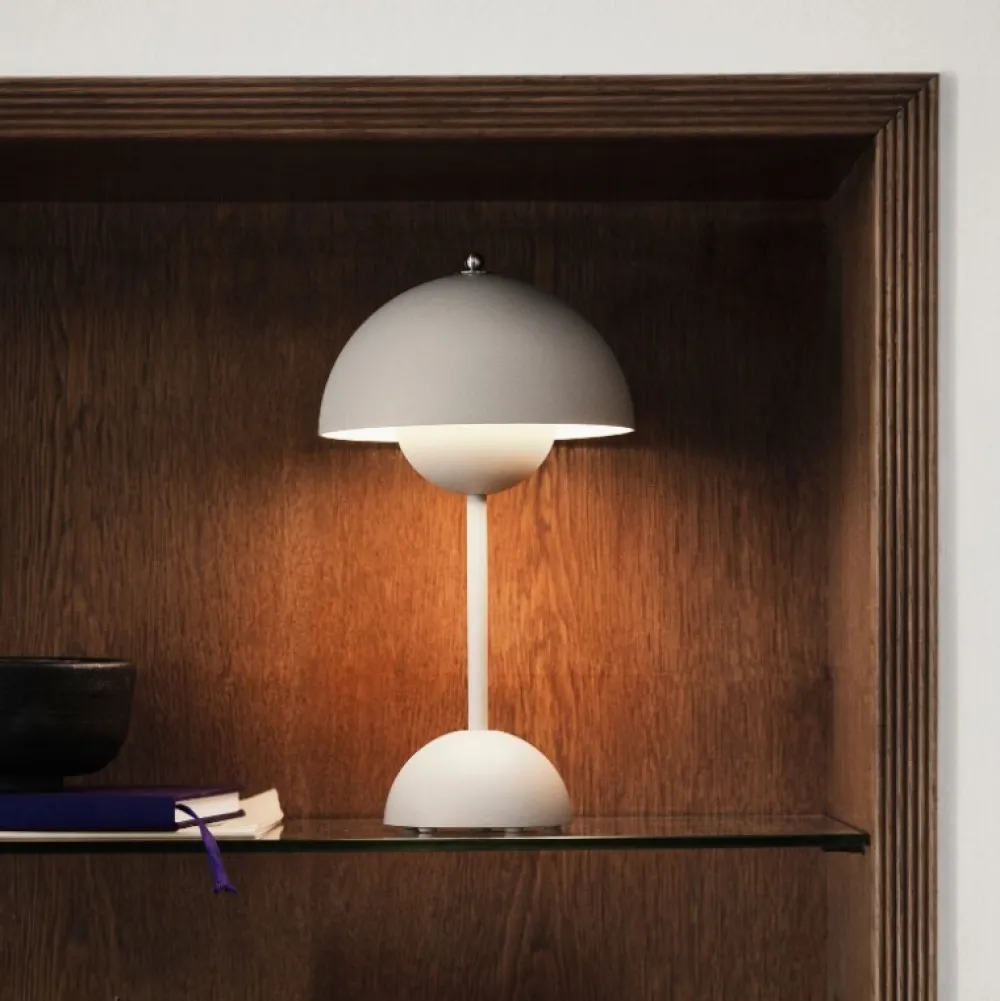 &Tradition Flowerpot Portable Table Lamp VP9 Matt Light Grey^Børn Belysning|Bordlamper
