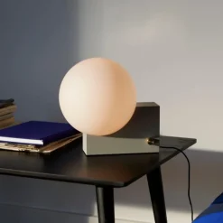 &Tradition Journey SHY1 Silk Grey^Børn Kontor|Belysning