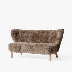&Tradition Lille Petra VB2 Sofa Sahara Sheepskin Oak Legs^ Stue|Sofaer