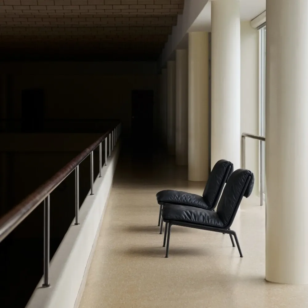 &Tradition Muno LN18 Black Noble Leather^ Stue|Stole