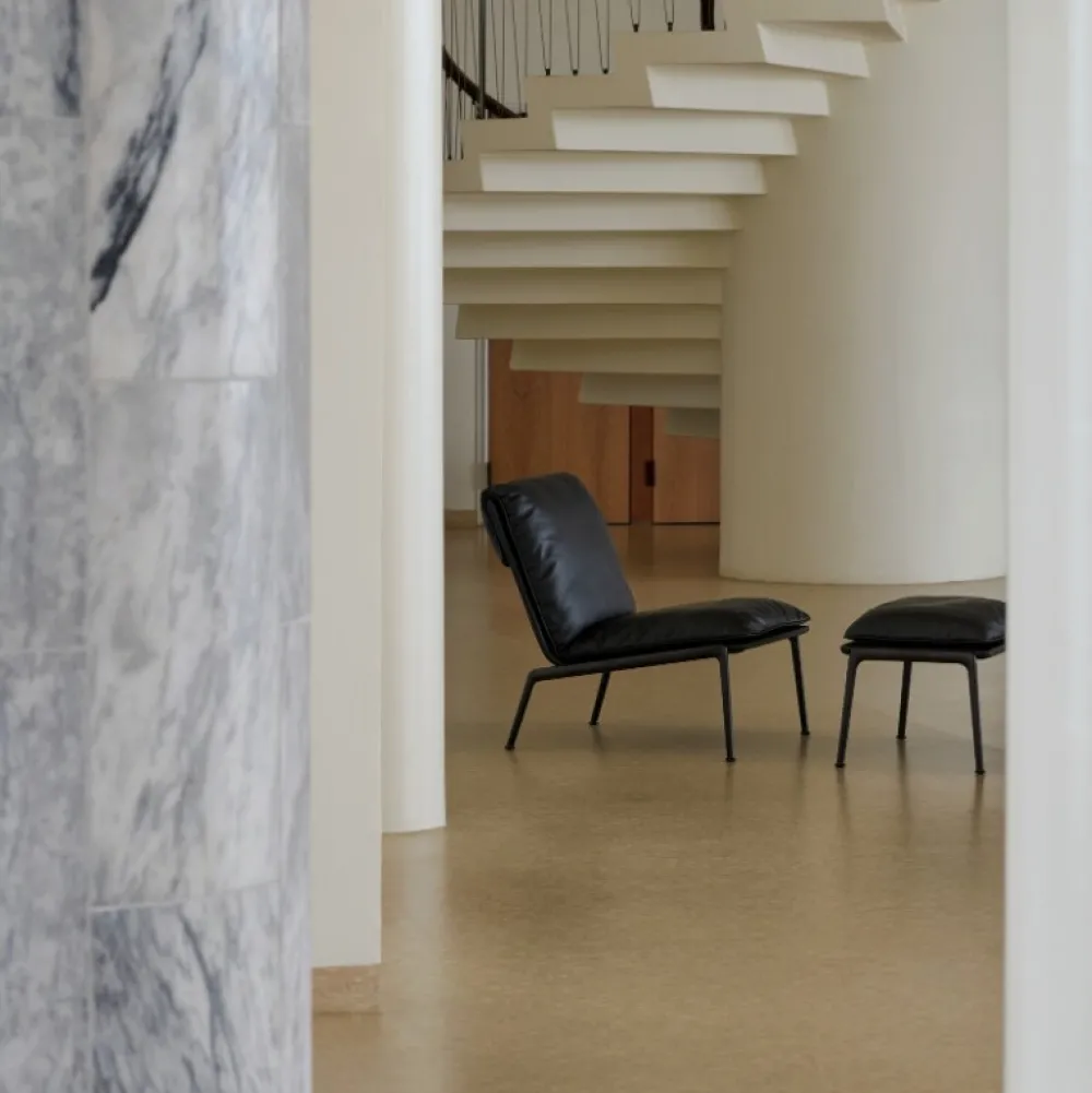 &Tradition Muno LN18 Black Noble Leather^ Stue|Stole