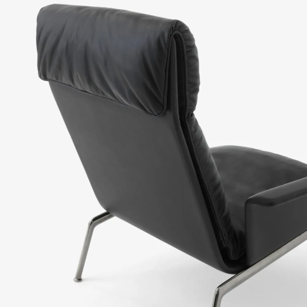 &Tradition Muno LN17 Black Noble Leather Dark Chrome Legs^ Stue|Stole