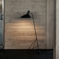 &Tradition Tripod HM8 Gulvlampe Sort^ Gulvlamper|Stue