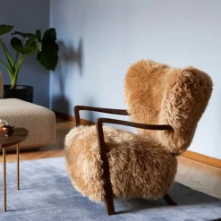 &Tradition Wulff ATD2 Honey Sheepskin Oiled Walnut^ Stue|Stole